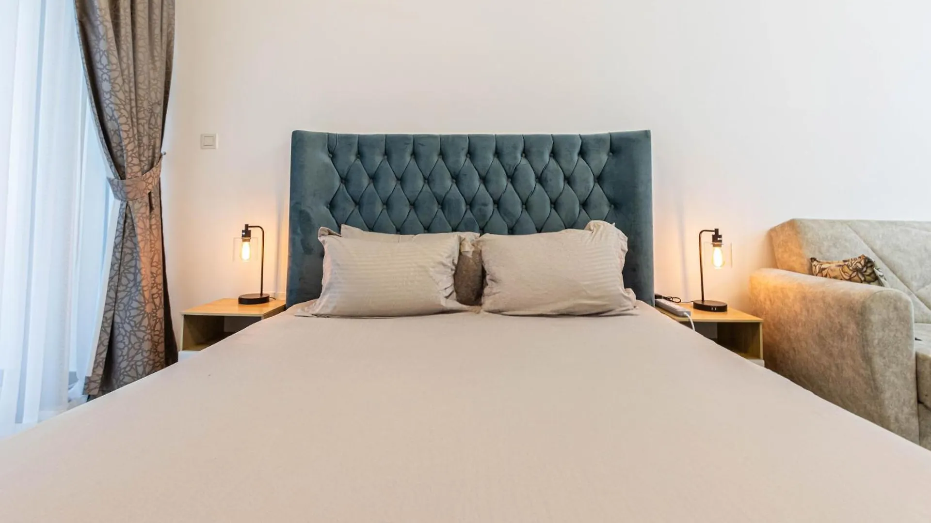 Bright Studio Crystal Residence Jvc location